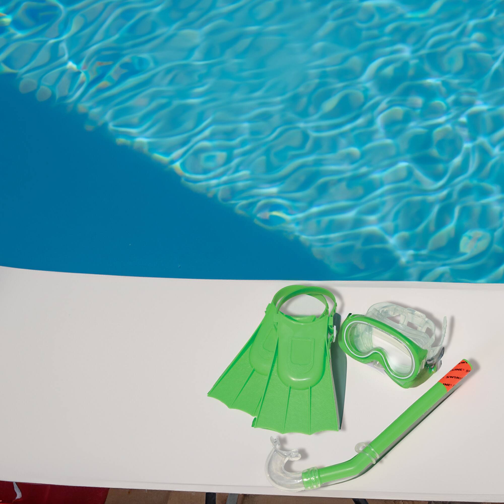 Set of 3 Green Recreational Mask Snorkel and Fins For Children - 12.75"